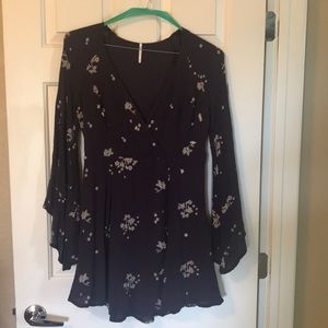 Free People Bell Sleeve purple dress 👗 size 10